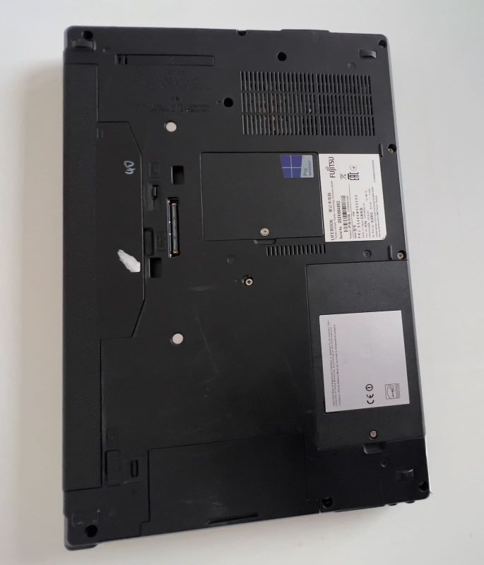 Ноутбук Fujitsu LIFEBOOK E546