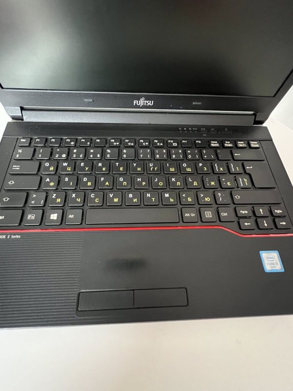 Ноутбук Fujitsu LIFEBOOK E546