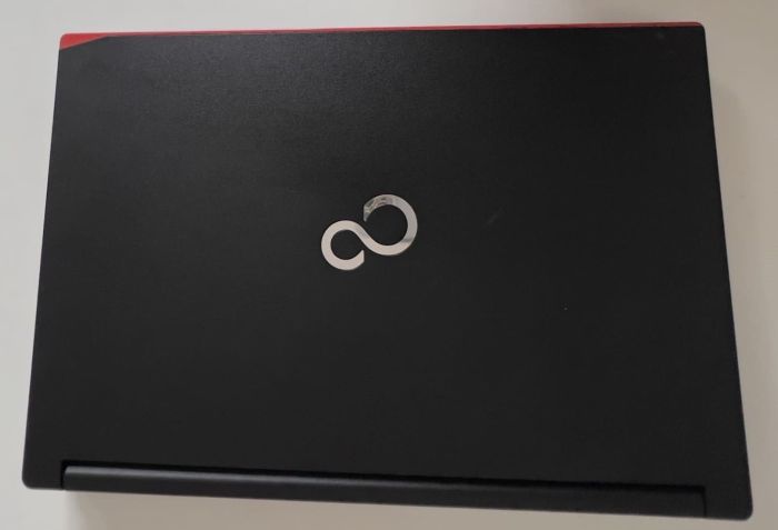 Ноутбук Fujitsu LIFEBOOK E546